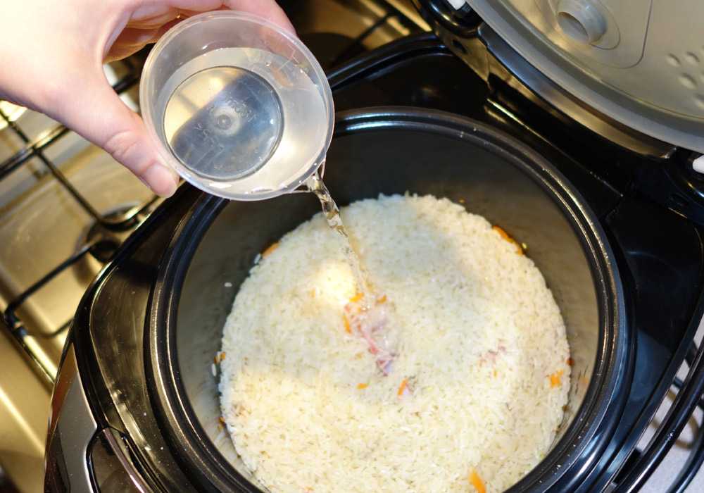 Сколько воды наливать в плов. Рис в мультиварке. Режим для риса в мультиварке. Варка риса в мультиварке. Мультиварка для варки риса.