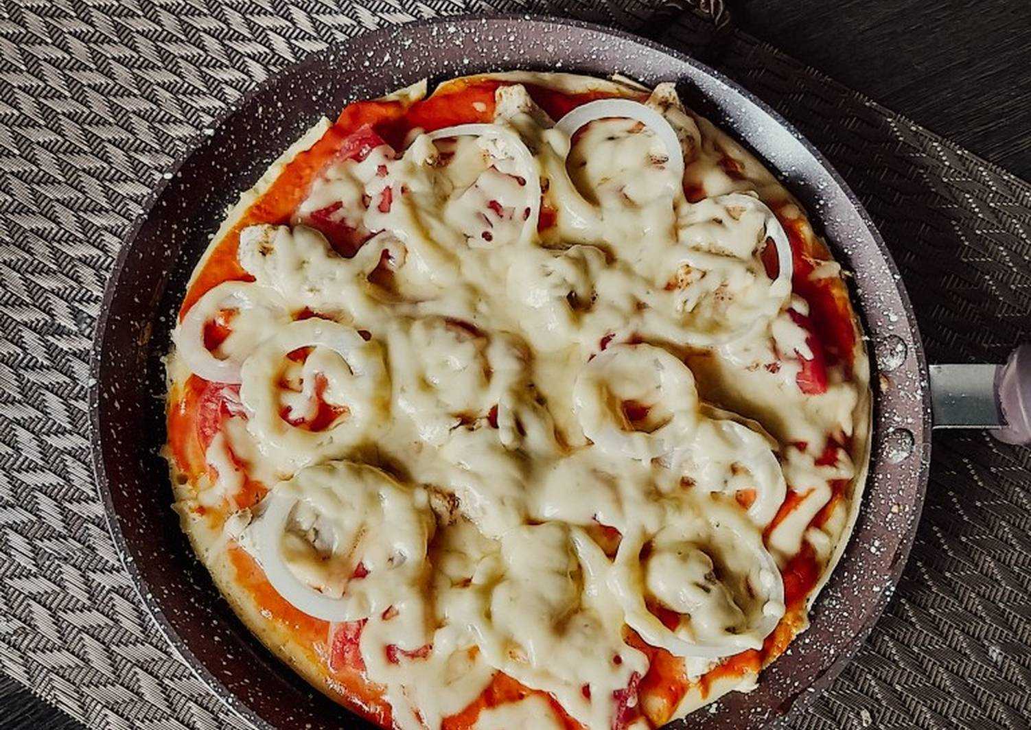 рецепт приготовления пиццы на сковороде с сыром фото 104