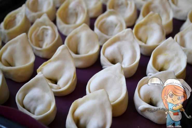 Пельмени, запеченные в горшочке в духовке: 7 рецептов приготовления