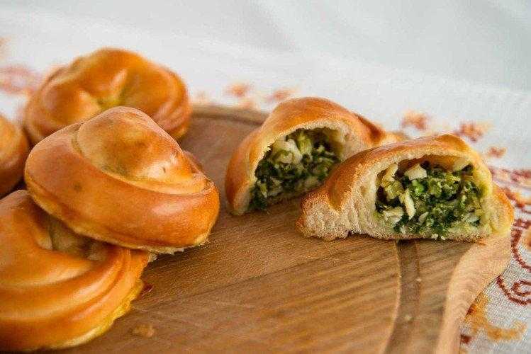 Пирог с зеленью и творогом: 4 пошаговых рецепта с фото