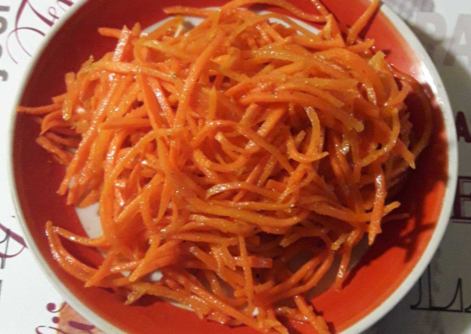 Корейская морковь с картошкой. Корейская морковь. Приготовление корейской моркови. Морковь по-корейски. Морковь для корейской моркови.