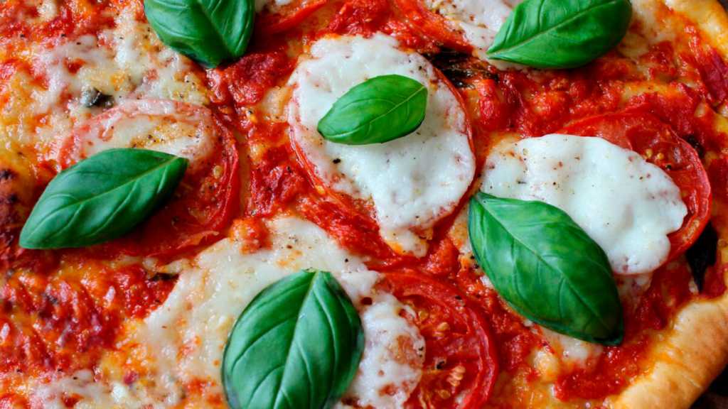 Томатный соус для пиццы в домашних условиях — как в пиццерии, только лучше Домочадцы не сразу догадаются, что пицца сделана своими руками