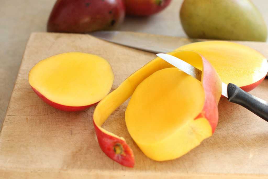 Способы очистки и нарезания манго