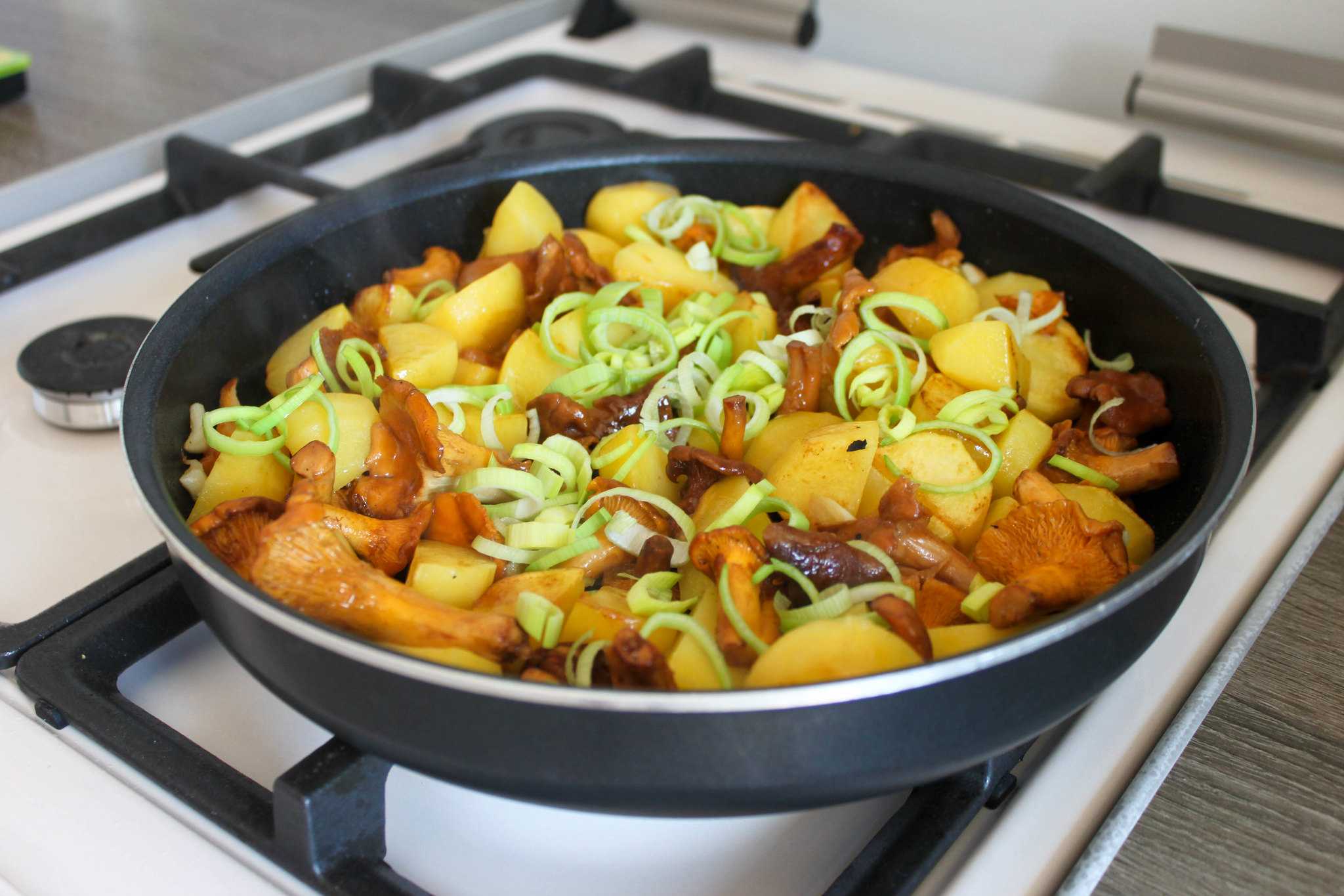 Как солить картошку при варке - до или после готовности