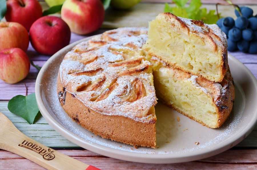 Самый вкусный и простой пирог — шарлотка с яблоками и бананом в духовке