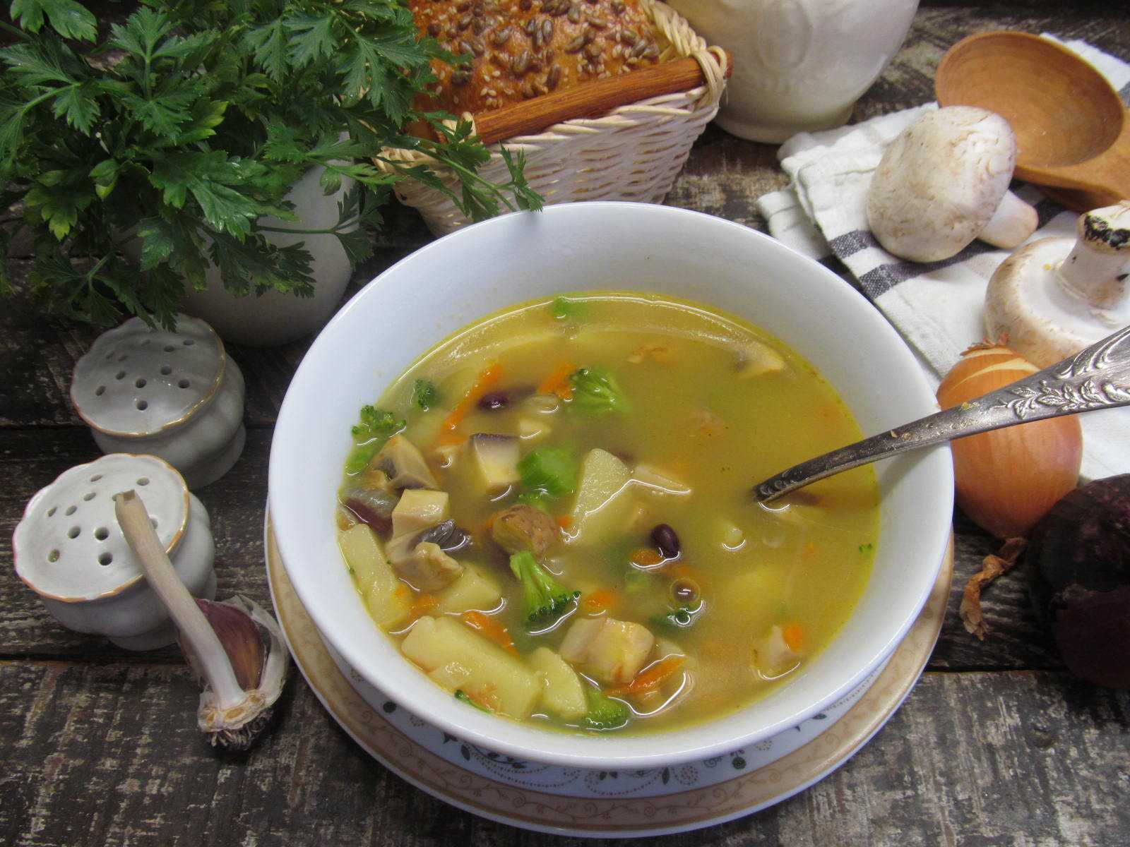 Суп с курицей и грибами - рецепты куриного супа