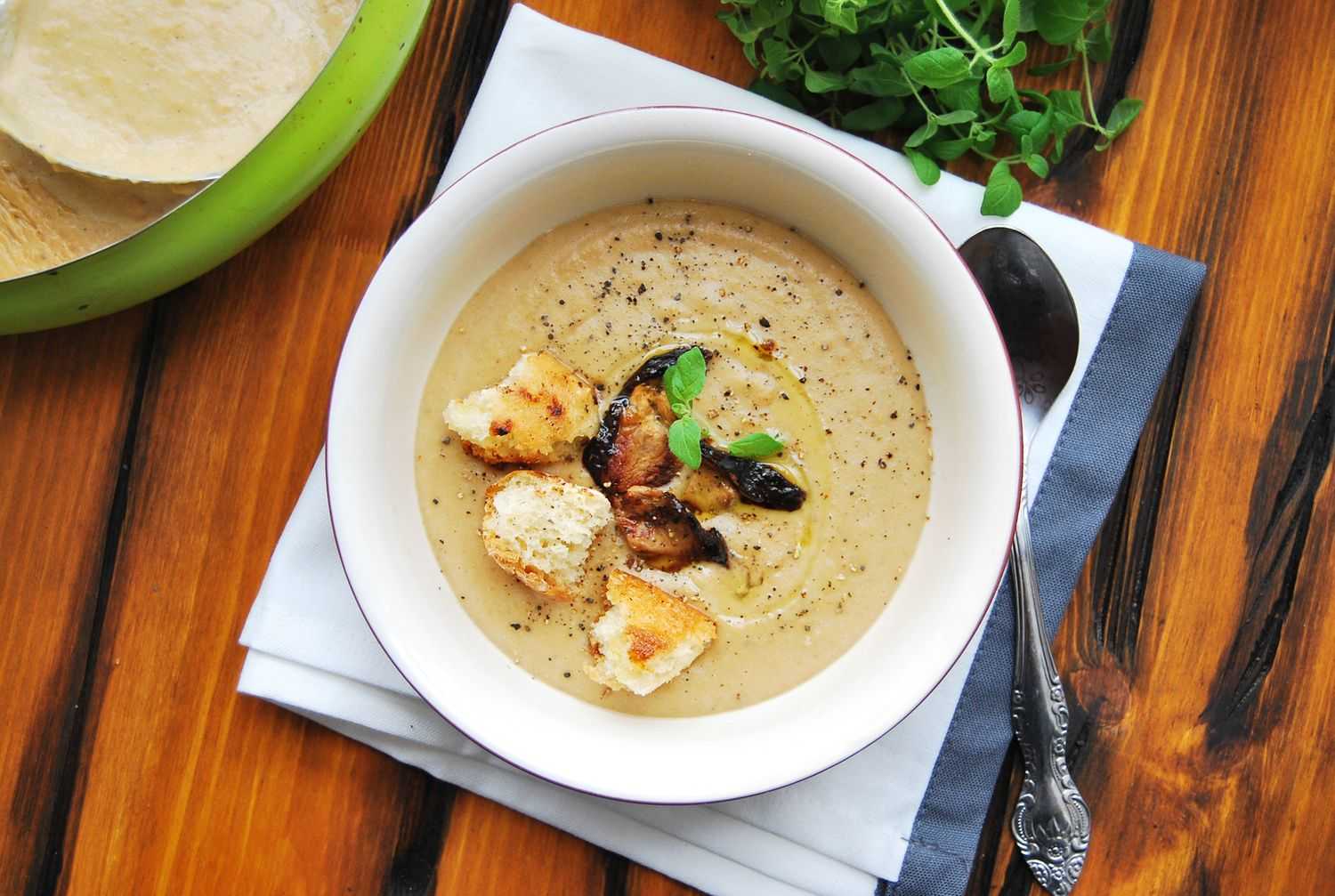 Сырный суп с брокколи - сытное блюдо для горячего летнего меню: рецепт с фото и видео