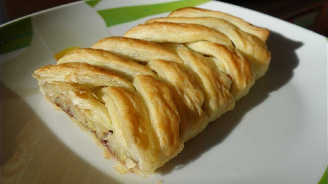 Пирожки из слоеного теста — простые и вкусные рецепты в духовке