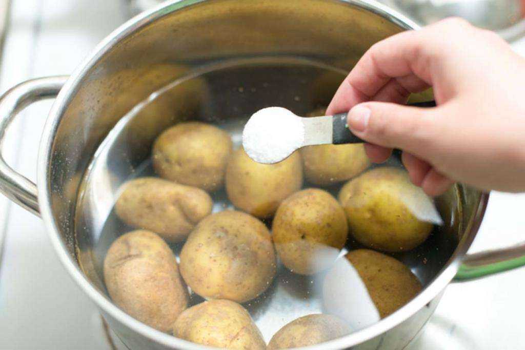 Как и сколько варить картошку в мундире?