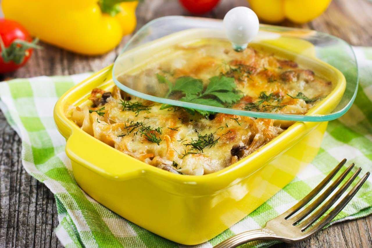 Запеканка с грибами: рецепты с картошкой, сыром, курицей, на сковороде