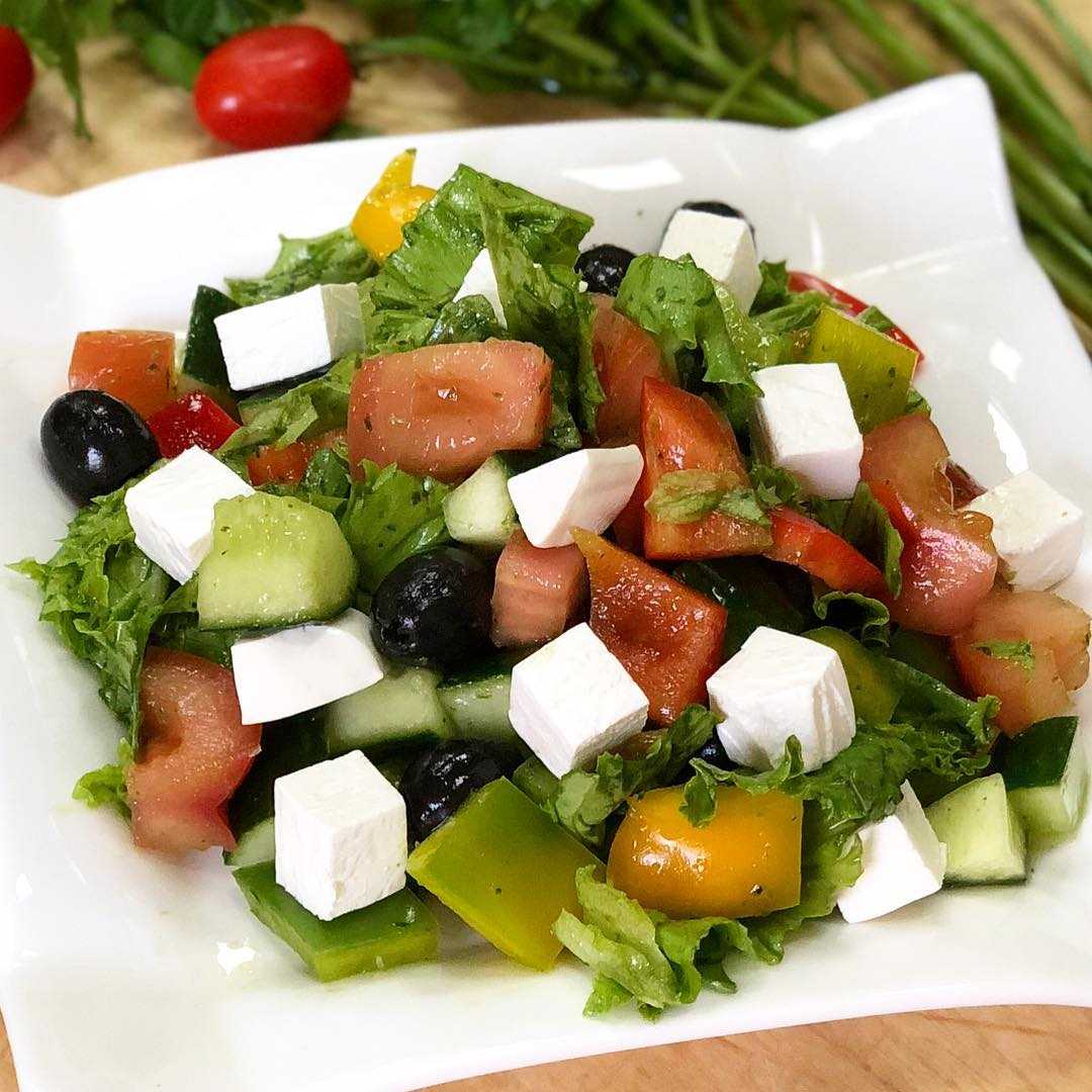 Греческий салат – топ-5 классических рецептов: с фетой, фетаксой или брынзой