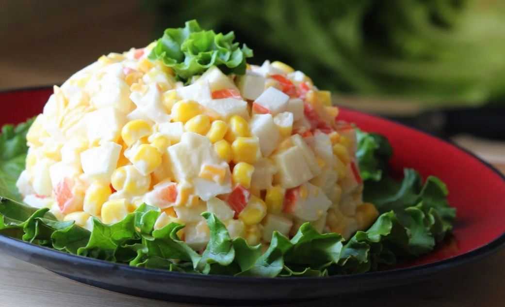 Рецепты самых вкусных салатов из кальмара с яйцом, огурцом, сыром