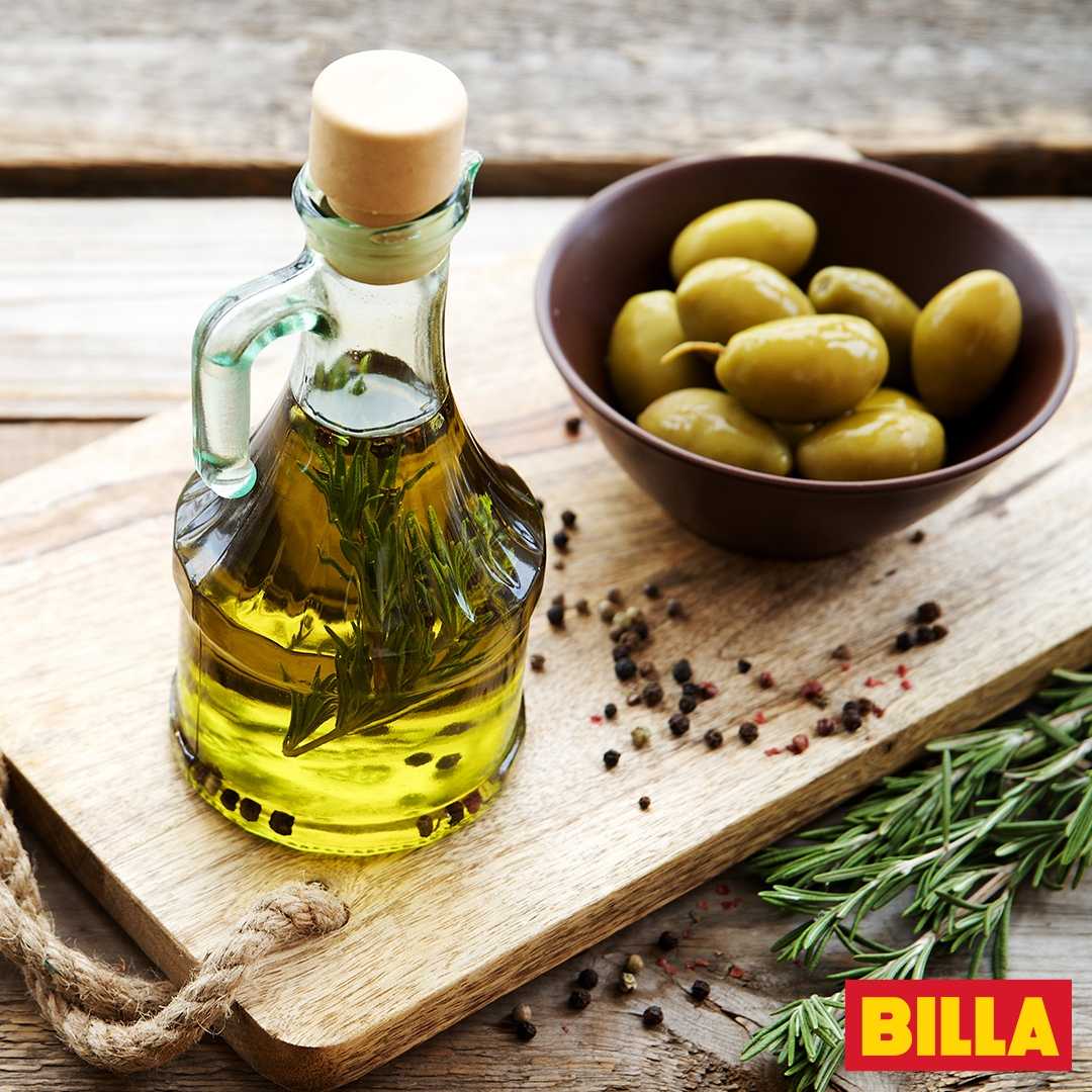 Чистка оливковым маслом. Оливковое масло. Оливки и оливковое масло. Пряное масло. Масло с травами.