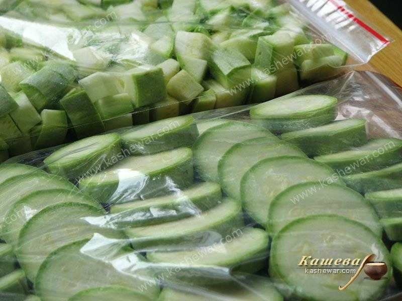Как заморозить кабачки на зиму в морозилке: свежими, пюре, для фаршировки, хранение в домашних условиях