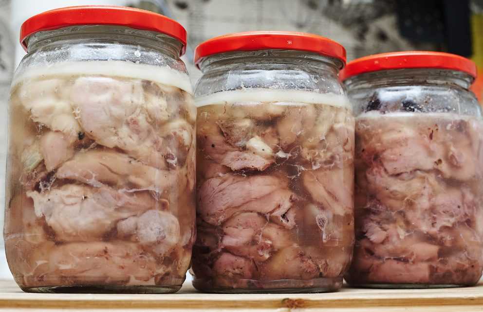 Тушёнка из свиной головы в домашних условиях: особенности приготовления