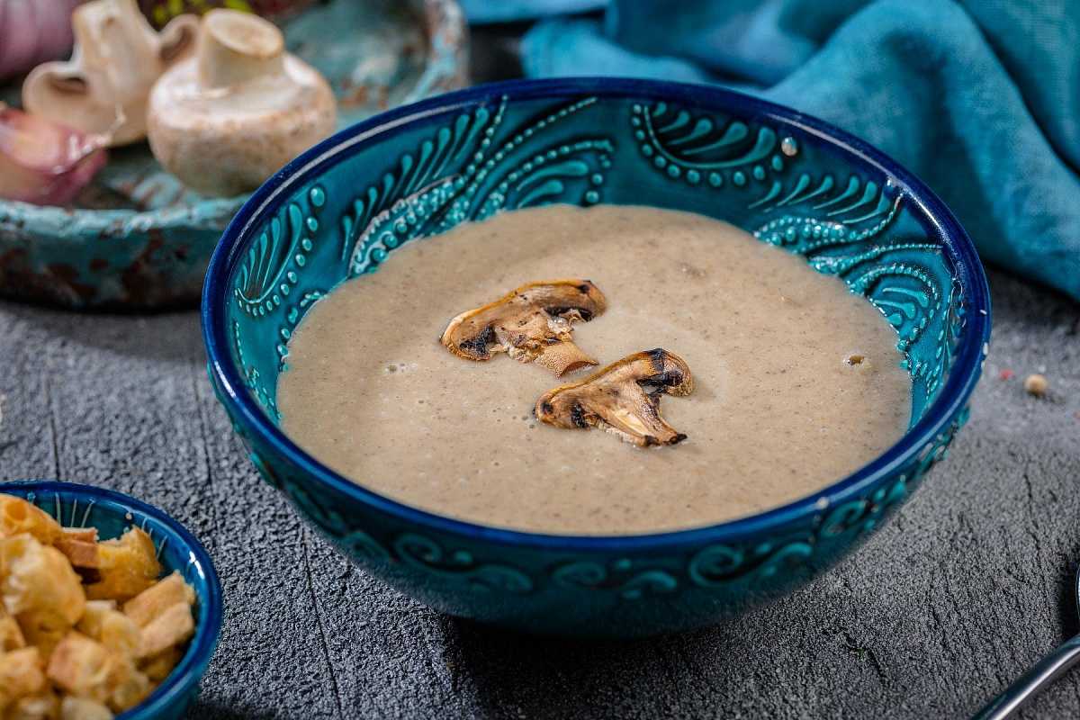 ➡️Правила приготовления грибных, куриных и сливочных супов Пошаговые инструкции с фото Рецепты простые, подходят для готовки на каждый день Возьмите на заметку нашу большую кулинарную книгу и готовьте в свое удовольствие новые блюда