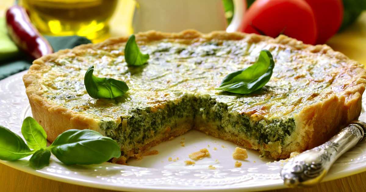 Готовим пирог с ароматной зеленью и творогом — 4 рецепта на выбор