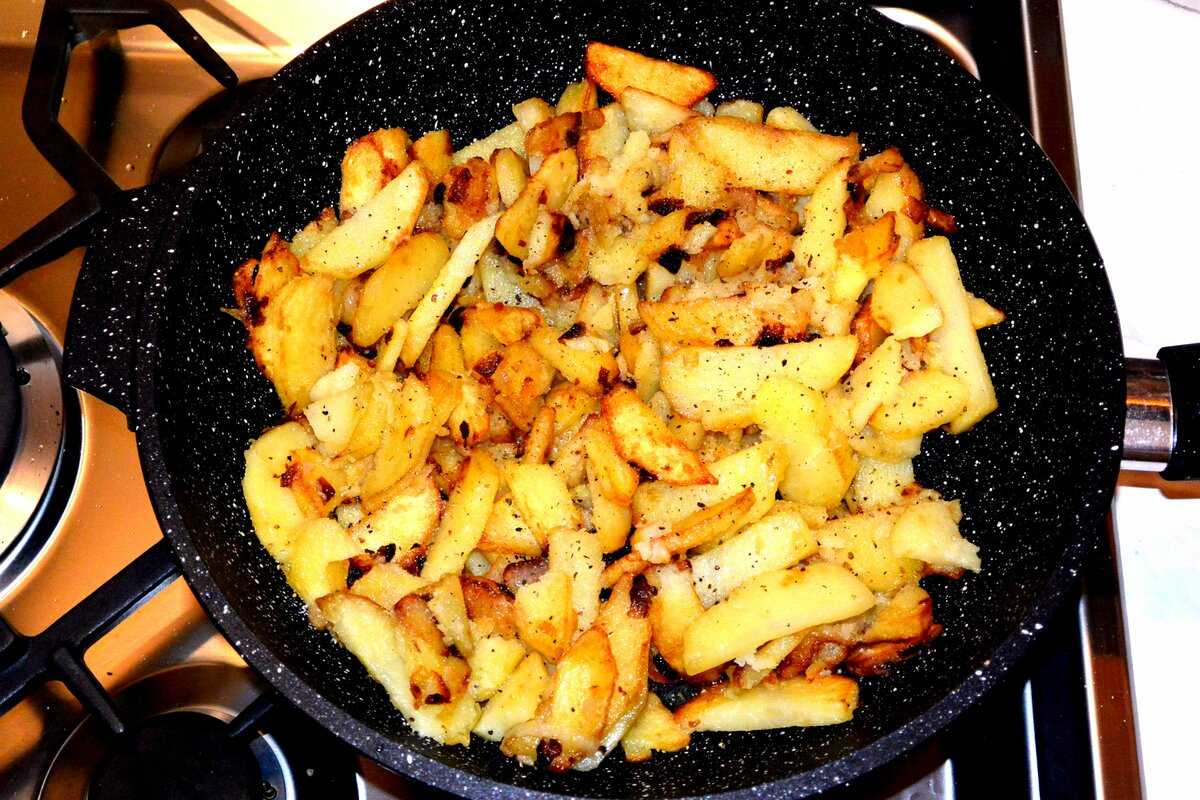 Как приготовить вкусно жареную картошку с соусом