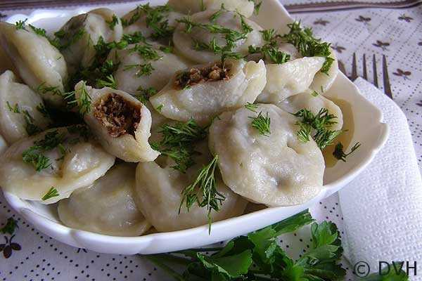 Домашние пельмени - получаются очень вкусными. 5 простых рецептов